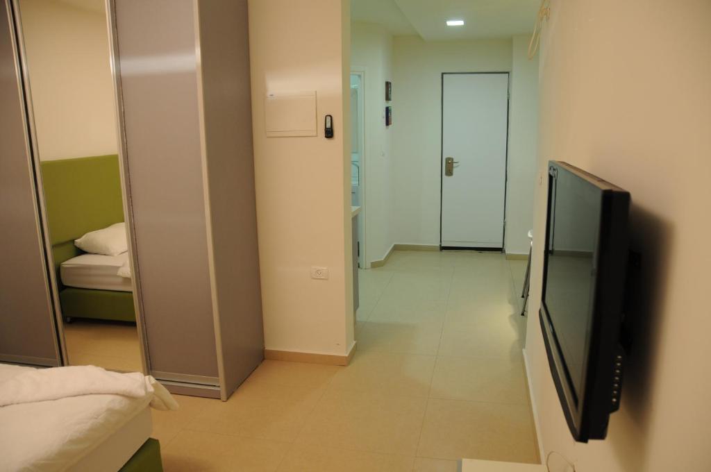Geula Beach Тел Авив Екстериор снимка