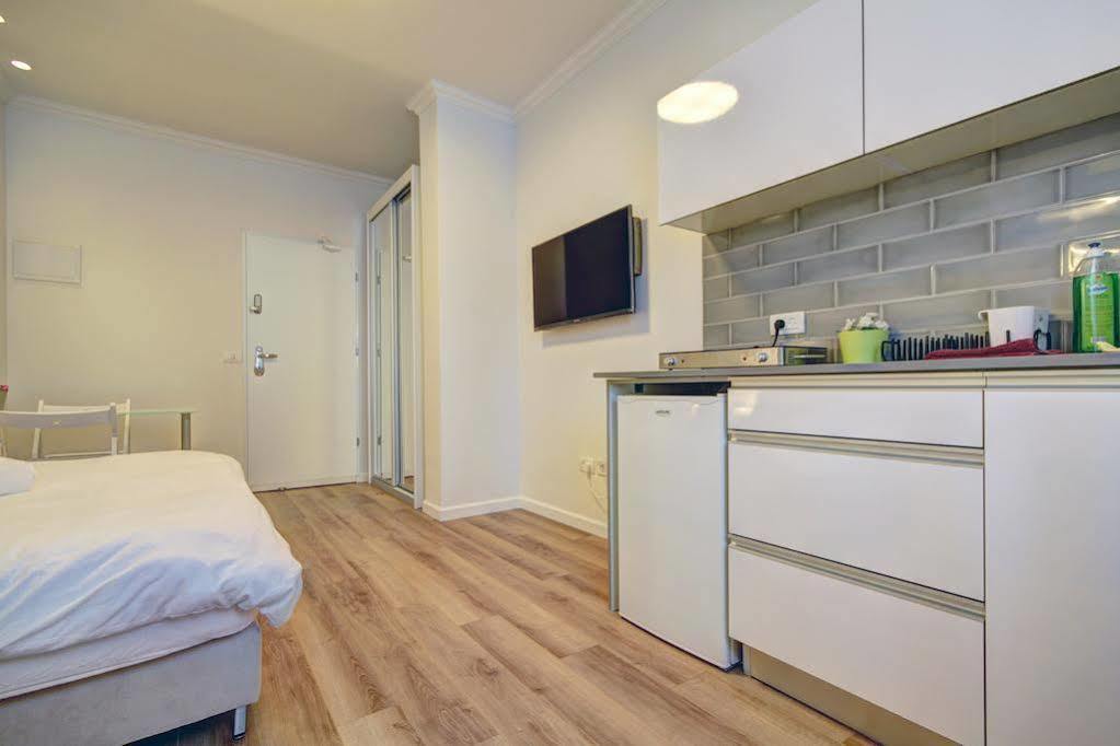 Geula Beach Тел Авив Екстериор снимка