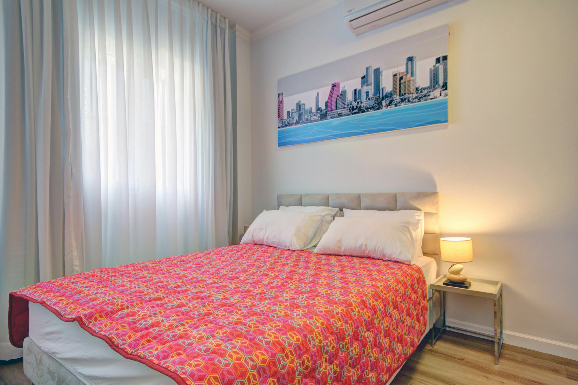 Geula Beach Тел Авив Екстериор снимка